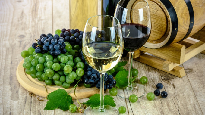 Путин подписал закон о повышении акцизов на вино с 1 января 2020 года