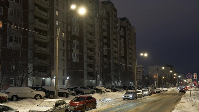 На Камышовой улице Петербурга установлено современное освещение