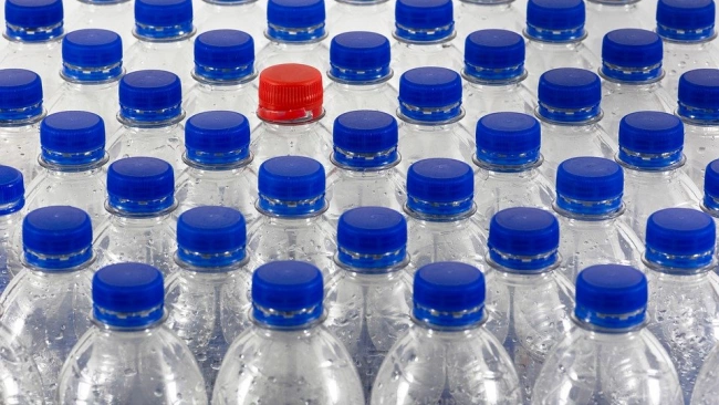 В России хотят запретить продавать крепкий алкоголь в пластике 