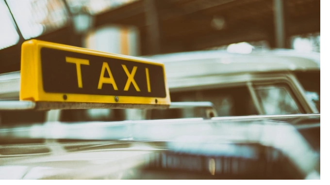 В Петербурге работают 28 тыс. легальных такси