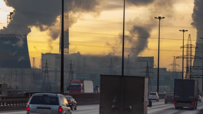 В трех районах Петербурга зарегистрировали повышенный уровень загрязнения воздуха