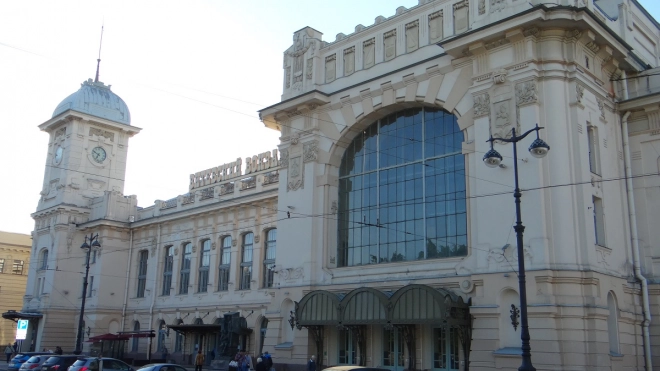Петербуржец украл забытую мужскую сумку на Витебском вокзале