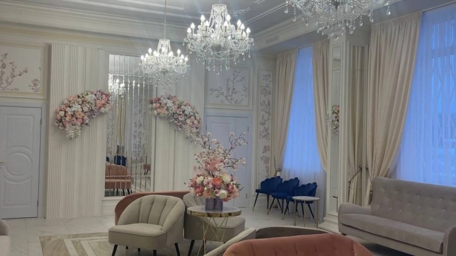 В ЗАГСе Приморского района после ремонта открылся эстетичный гостевой зал