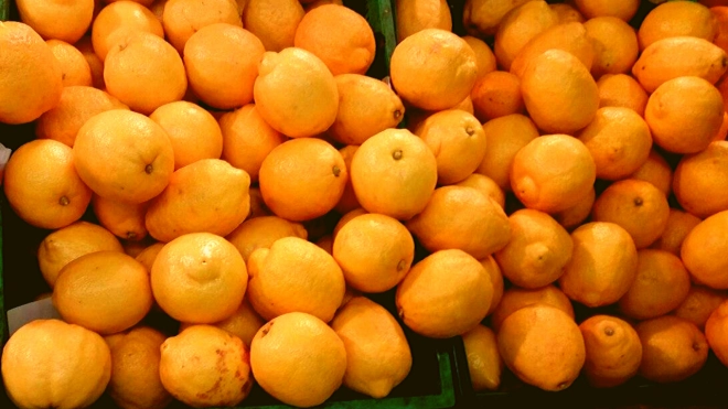 С начала марта в Петербурге контроль прошли 19 тысяч тонн фруктов