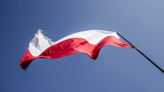 Зеленский анонсировал закон об особом статусе граждан Польши на территории Украины