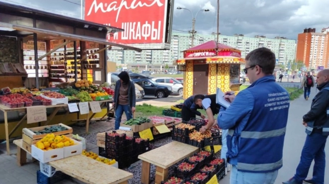 В Петербурге от незаконных торговых точек освободили более 20 участков