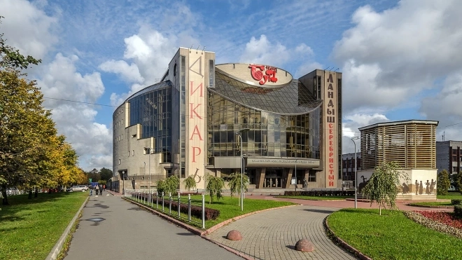 Комитет по культуре Петербурга намерен отозвать QR-код у театра "Буфф"