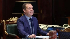 Медведев заявил, что Россия хочет видеть США сильной и умной страной