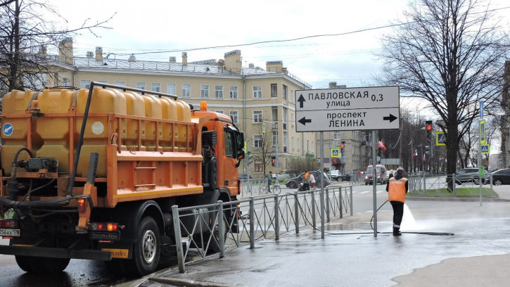 В мае дорожные службы вывезли из Петербурга 7 тысяч тонн смета и 700 тонн мусора В мае дорожные службы вывезли из Петербурга 7 тысяч тонн смета и 700 тонн мусора