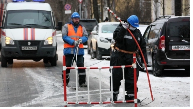 Энергетики Петербурга перешли к режиму повышенной готовности из-за ”температурных качелей”