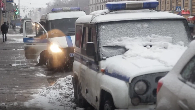 Полицейские проверили 140 школ Петербурга после получения анонимки от лжеминера