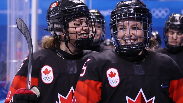 Женская сборная Канады по хоккею обыграла США в финале Олимпиады в Пекине