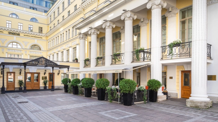 Отель "Эрмитаж" выставили на торги за 2,7 млн рублей