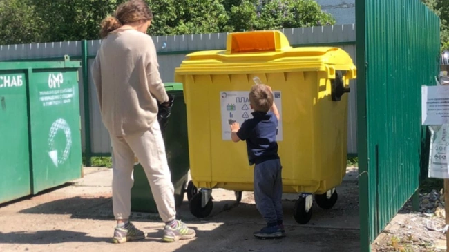 В Ленобласти за неделю установили почти 500 баков для раздельного сбора мусора 