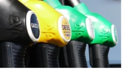 Росстат: литр бензина в РФ за неделю подорожал в среднем на 7 копеек, темп роста цен снизился