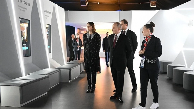 Путин отметил работу волонтёров на выставке-форуме "Россия": мнение экспертов
