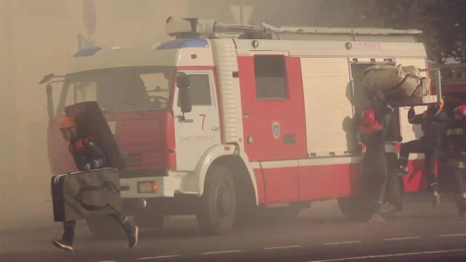 При возгорании многоэтажки в Волхове погиб человек