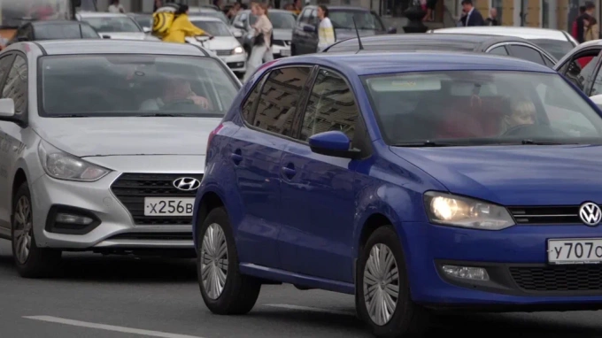 Петербургские автомобилисты встретили вечер понедельника в 8 балльных пробках