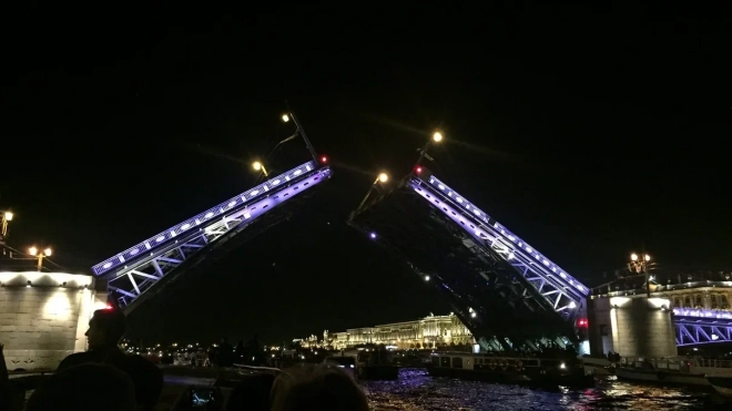 Дворцовый мост отметил свой 105-летний юбилей