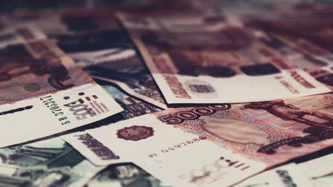 По "индексу бигмака" рубль стал самой недооцененной валютой 