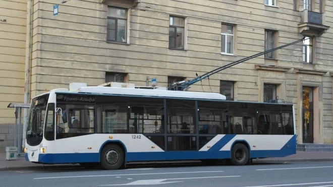 Из-за аварийных работ на проспекте Мечникова несколько троллейбусов свернули с привычного пути
