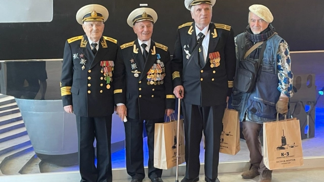 Власти Петербурга поздравили всех причастных с Днем моряка-подводника