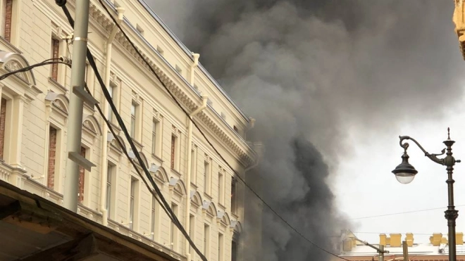 После пожара в здании консерватории Римского-Корсакова проверили воздух в районе