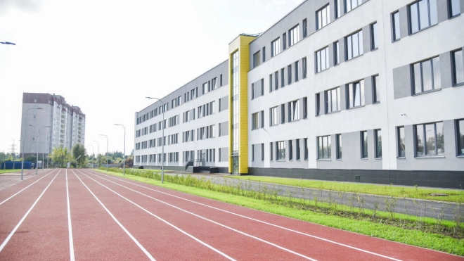 В Гатчине завершилось строительство современной школы на 825 мест раньше срока