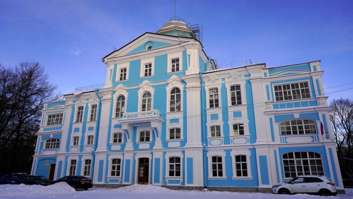 В Петербурге завершили реставрацию фасадов дачи Воронцова "Новознаменка" 