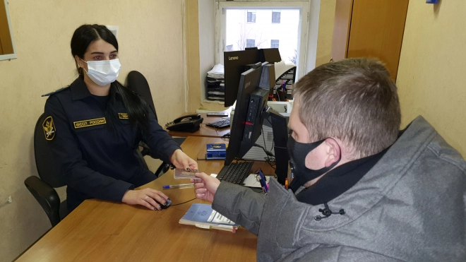 У петербуржца с психическим заболеванием изъяли водительские права