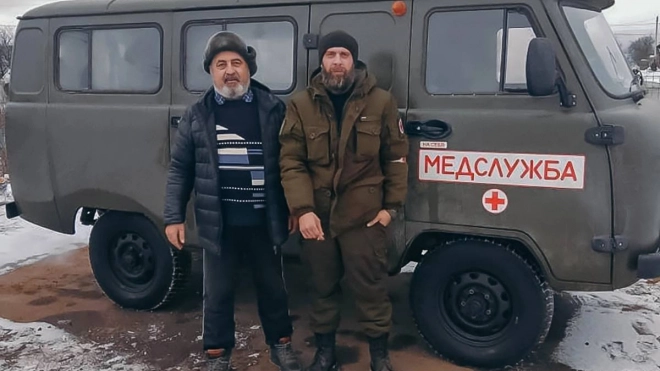 Коллектив Михайловского театра  подарил санитарный автомобиль коллеге, который отправился в зону СВО 