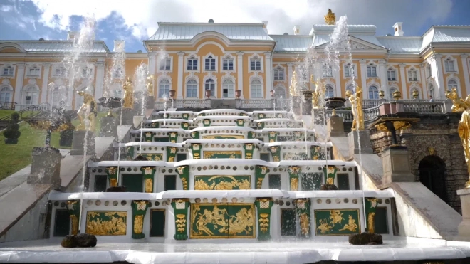 В Петергофе запустят фонтаны 23 апреля