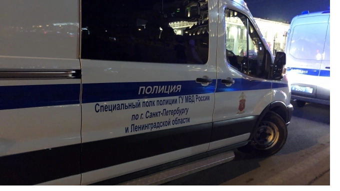 В хостеле на Московском проспекте иностранец напал на мужчин из Чечни 
