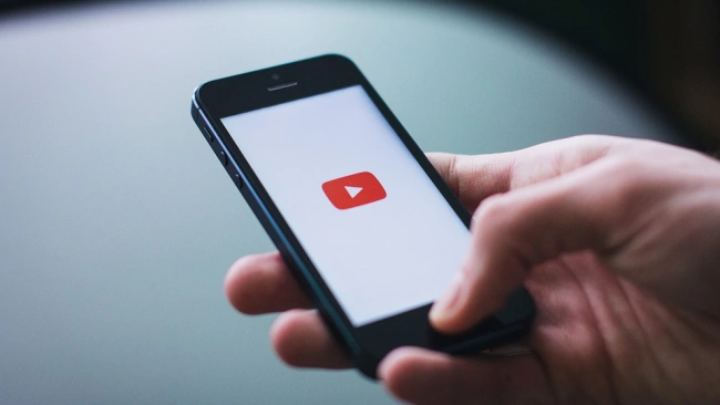 Минобороны Великобритании просит YouTube удалить ролик с пранкером из России