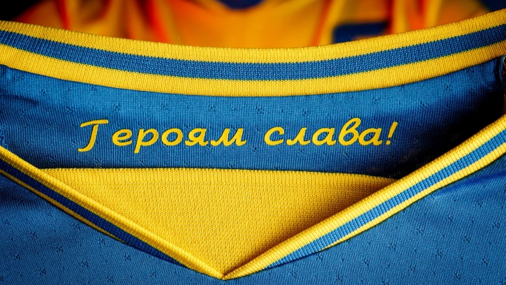 УЕФА обязал сборную Украины убрать с формы слоган "Героям слава"