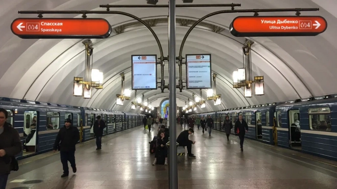 На оранжевой ветке петербургского метро снова произошёл сбой