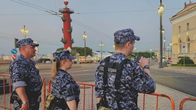 В Петербурге более 700 силовиков обеспечивали безопасность 