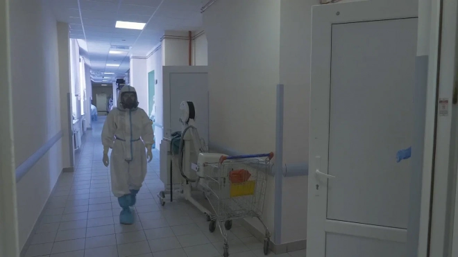 За сутки в Петербурге госпитализировали почти 300 человек