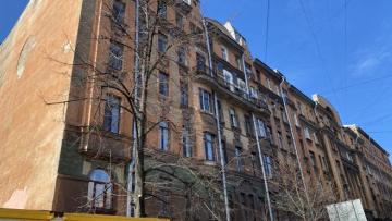 Жители Васильевского острова готовят обращение в прокуратуру в защиту дома Чубакова от опасной стройки