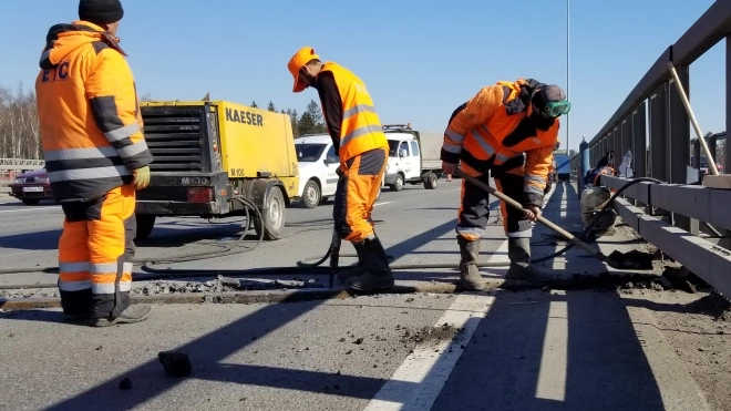 В Петербурге восстановят 1 млн кв.м дорог за год