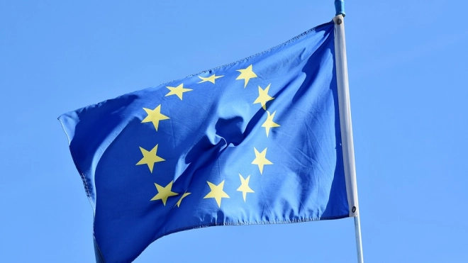 В ЕК назвали хорошей и естественной мерой введение сертификатов вакцинации в ЕС
