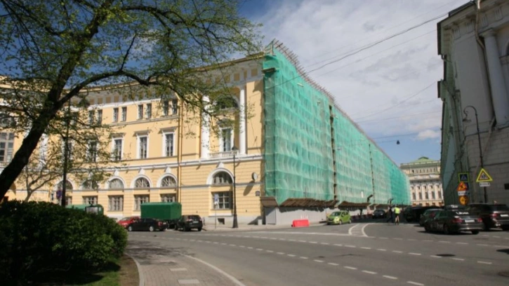 Реставрация фасадов зданий на улице Зодчего России завершится в этом году