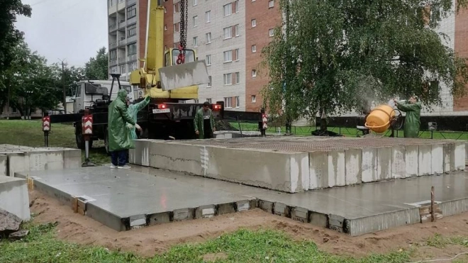 В Ивангороде готовят площадку для установки танка Т-34