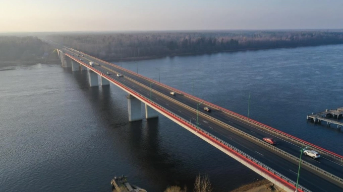 19 июля Ладожский мост разведут для пропуска судна 