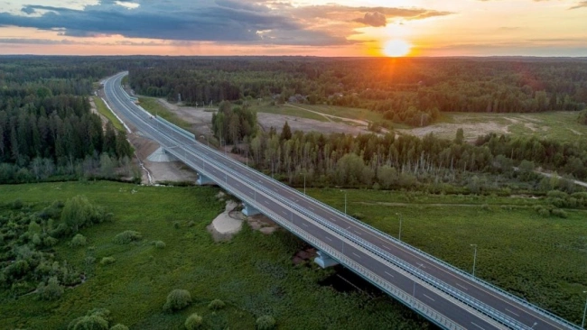 Трасса Москва - Петербург может быть готова для грузовых беспилотных перевозок к 2024 году