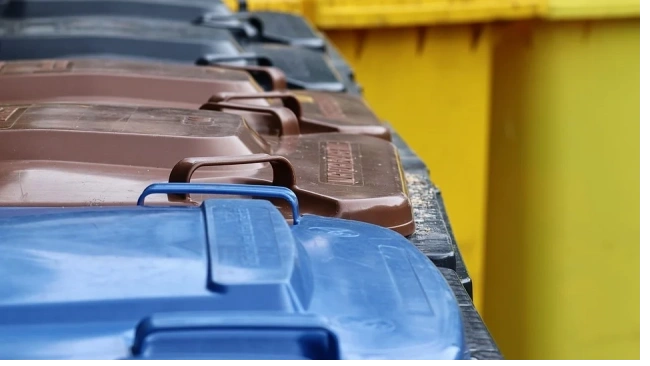 ФАС приостановила аукционы по выбору компании на вывоз мусора в Петербурге