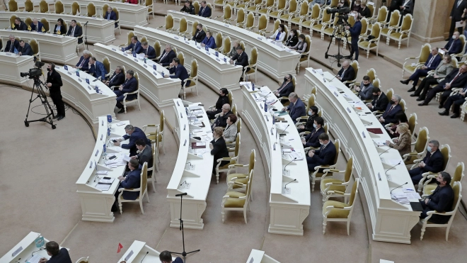 ЗакС утвердил проект корректировки бюджета Петербурга в 2021 году