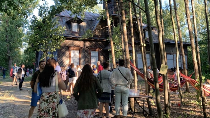 Активисты открыли в Левашово общественный огород у дома Маяковского. Как это было