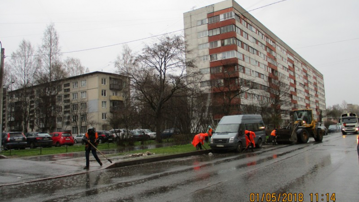 За 4 дня выходных дорожники вывезли из Петербурга 584 тонны мусора За 4 дня выходных дорожники вывезли из Петербурга 584 тонны мусора