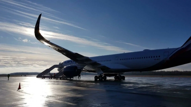 Летевший из Краснодара в Петербург самолет подал сигнал тревоги в полете